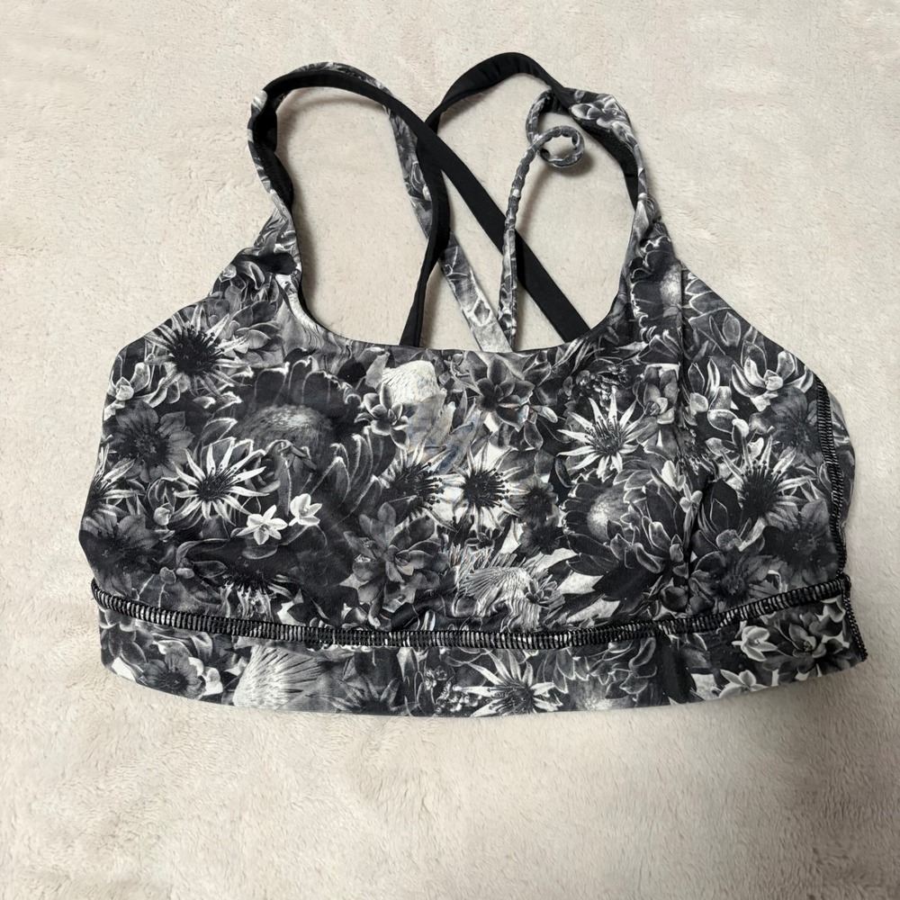 Lululemon Energy Strappy Sports Bra Womens Black White Floral size 6 Yoga Gym